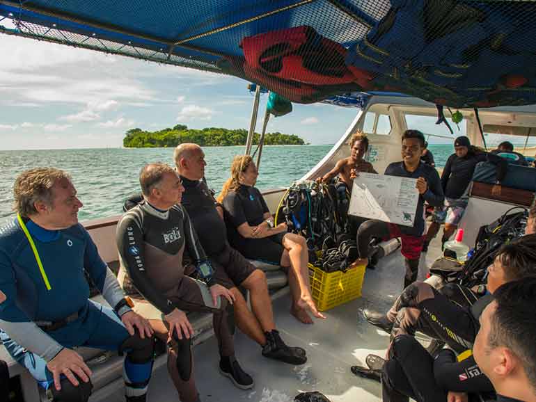 dive briefing sangalaki