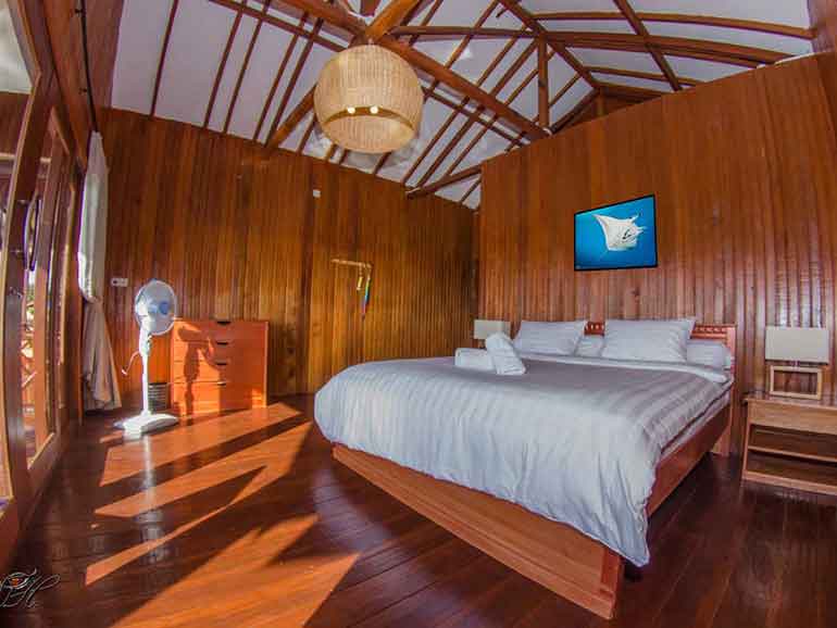 resort room accommodation derawan